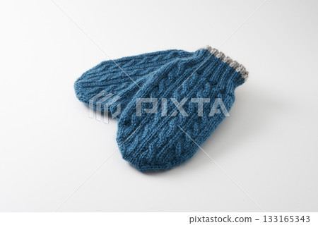 Image of knitted gloves Image of knitted gloves 133165343