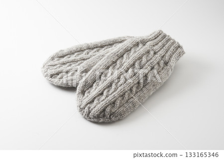 Image of knitted gloves Image of knitted gloves 133165346