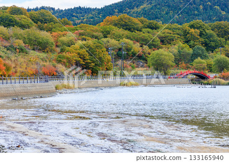 Autumn at Lake Usorisan, Sanzu River, Mutsu City, Aomori Prefecture 133165940