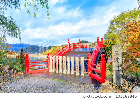 Autumn at Lake Usorisan, Sanzu River, Mutsu City, Aomori Prefecture 133165949