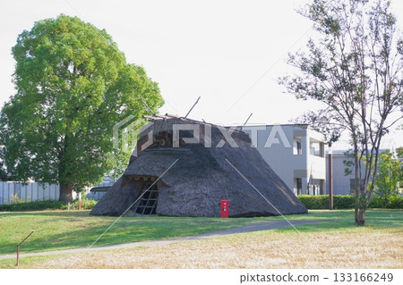 Entrance to the restored pit dwelling, Aichi Asahi Ruins Museum 133166249