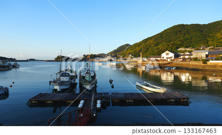 Tomonoura Port illuminated by the morning sun 133167463