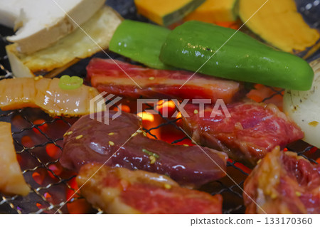 美味多汁的和牛烤肉 美味多汁的和牛烤肉 133170360
