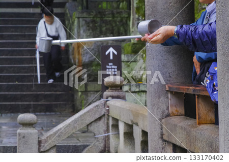 Otowa Falls, a sacred spot at Kiyomizu-dera Temple in Kyoto 133170402