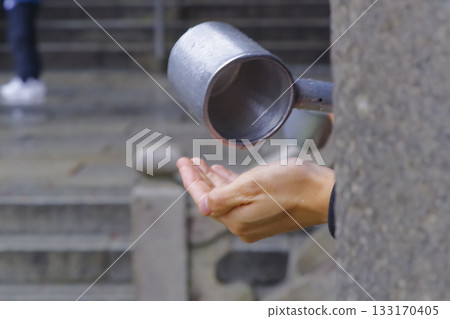 Otowa Falls, a sacred spot at Kiyomizu-dera Temple in Kyoto 133170405