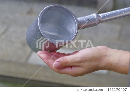 京都清水寺的聖地音羽瀑布 133170407