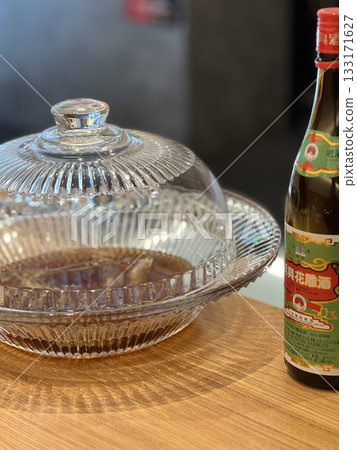 Chinese dancing shrimp 133171627