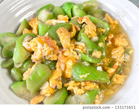 Chinese home cooking: Stir-fried loofah and eggs Chinese home cooking: Stir-fried loofah and eggs 133171651