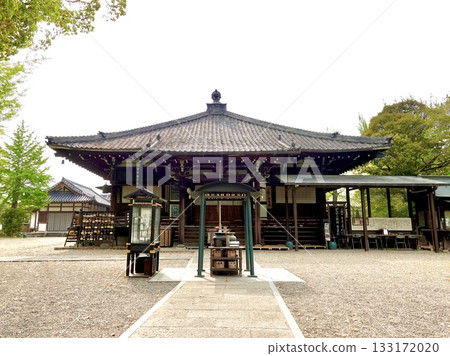 Daian-ji Temple in Nara City, Nara Prefecture, with a view of the main hall 133172020
