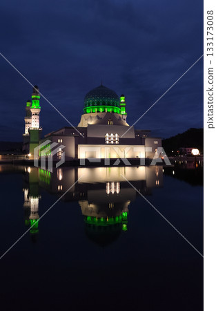Masjid Bandaraya Kota Kinabalu landmark at dusk with reflection 133173008