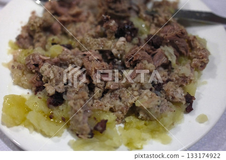 typical spanish and catalan soup for christmas 133174922