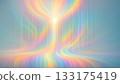 絢麗的棱鏡瀑布背景，彩虹色的光線垂直傾瀉而下。 133175419