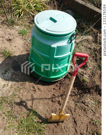 Composting Composting 133176584
