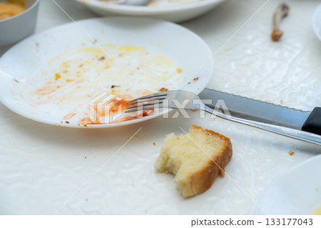 fried egg with bacon 133177043