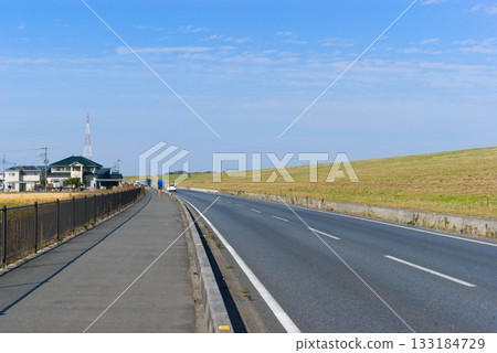 Misato City, Saitama Prefecture, along the Misato Matsubushi Line. Photographed in November 2025. 133184729