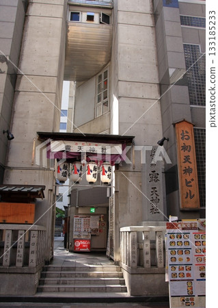 曾根崎神樹的背景,大初天神露佑天神社 曾根崎神樹的背景,大初天神露佑天神社 133185233