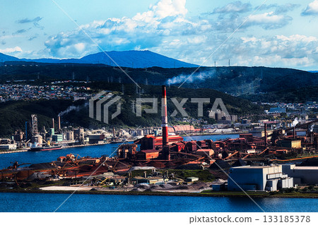 Muroran factories seen from Sokuryozan 133185378