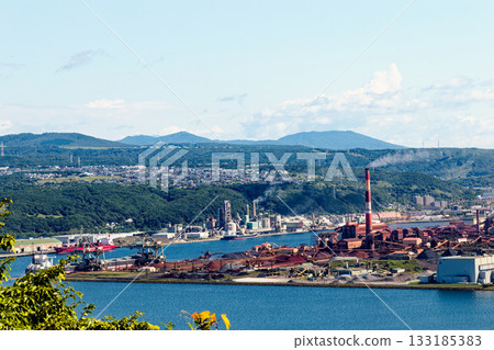 Muroran factories seen from Sokuryozan 133185383