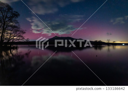 Aurora shining 133186642