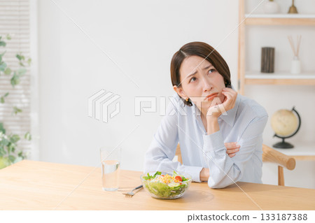 一個不喜歡蔬菜的女人 一個不喜歡蔬菜的女人 133187388
