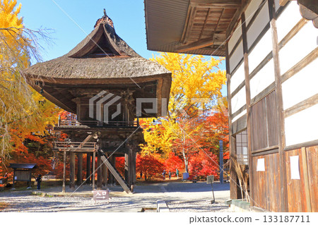 The ancient tomb of Shinano Omachi autumn of Rei Matsudera The ancient tomb of Shinano Omachi autumn of Rei Matsudera 133187711