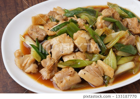 Stir-fried chicken and green onions with ginger flavor Stir-fried chicken and green onions with ginger flavor 133187770