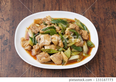 Stir-fried chicken and green onions with ginger flavor Stir-fried chicken and green onions with ginger flavor 133187773