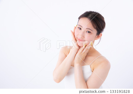 Young lady to skin care Young lady to skin care 133191828