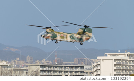 A low-flying Japan Air Self-Defense Force CH-47J Chinook 133192294