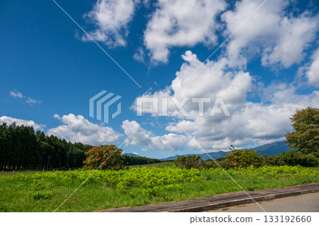 Shizukuishi countryside landscape: Vast farmland 133192660