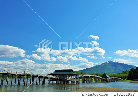 Tsuru-no-Mai Bridge and Mt. Iwaki in Aomori Prefecture 133192938