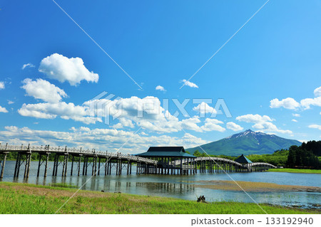 Tsuru-no-Mai Bridge and Mt. Iwaki in Aomori Prefecture Tsuru-no-Mai Bridge and Mt. Iwaki in Aomori Prefecture 133192940