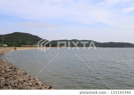 岡山縣玉野市宗神濱海灘的景色 岡山縣玉野市宗神濱海灘的景色 133193340