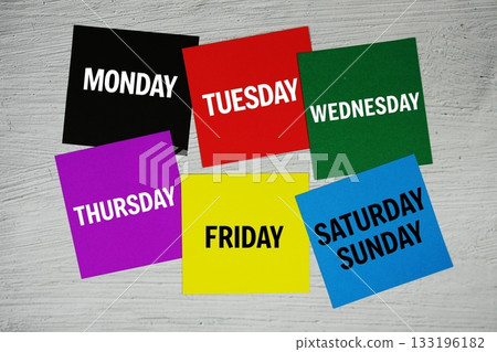 Sunday to Monday text on stick note on concrete background 133196182