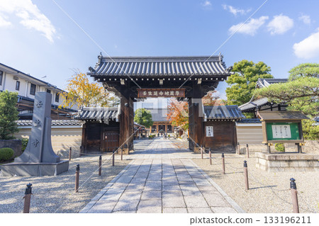 京都壬生寺正門（正門） 133196211