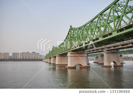 Hangang railway bridge over Han river in Seoul, South Korea Hangang railway bridge over Han river in Seoul, South Korea 133196988