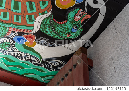 Decorations above entrance gate to the Gyeongbokgung royal palace of the Joseon dynasty in Seoul, South Korea 133197113
