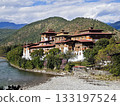 不丹的Punakha Don 133197524