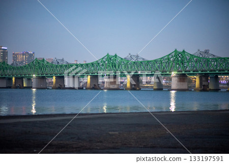 Hangang railway bridge over Han river in Seoul, South Korea 133197591