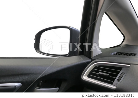 Open the car windows 133198315
