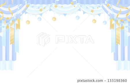 藍白條紋窗簾，飾以花環和飾品 133198360