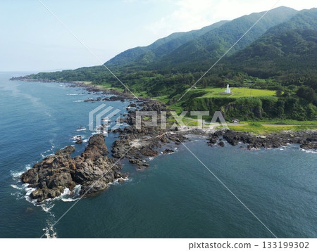 秋田縣八峰市千代崎燈塔(無人機拍攝) 秋田縣八峰市千代崎燈塔(無人機拍攝) 133199302