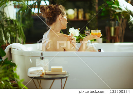 Gentle Exfoliation in a Soothing Bathtub 133200324