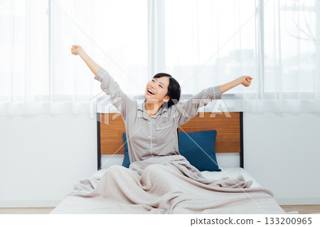 The life of a young woman who is conscious of well-being A woman who slept well The life of a young woman who is conscious of well-being A woman who slept well 133200965