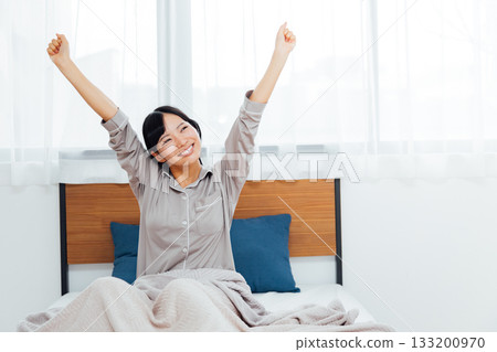 The life of a young woman who is conscious of well-being A woman who slept well The life of a young woman who is conscious of well-being A woman who slept well 133200970