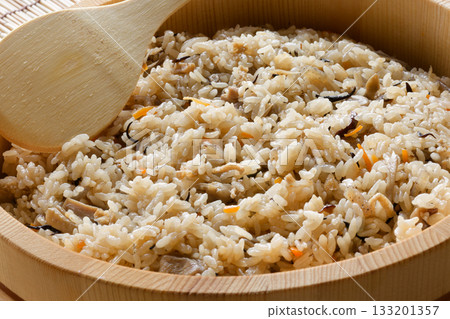 雞肉牛蒡拌飯 133201357