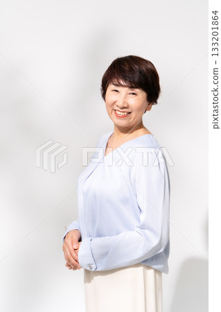 女性老年美人肖像 133201864