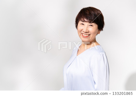 女性老年美人肖像 133201865