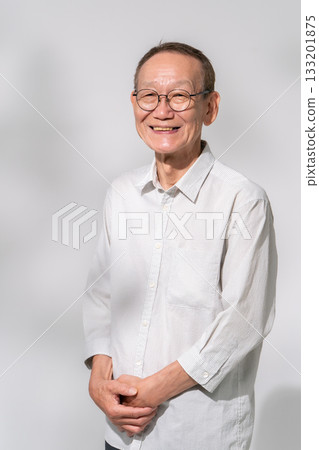 Male senior portrait 133201875