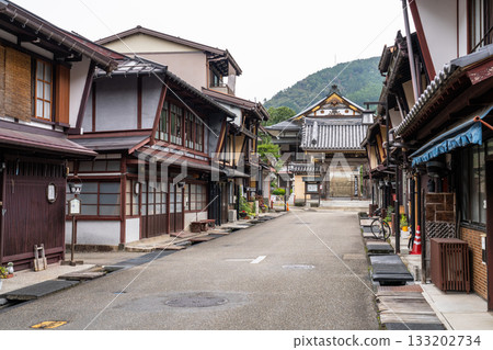 Gifu Prefecture: The old townscape of Gujo Hachiman and Hachiman Town 133202734